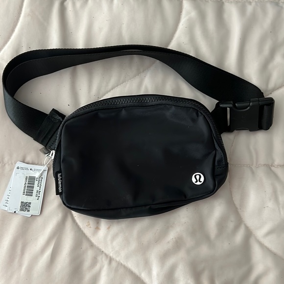 Lululemon Atlantic - Picture 2 of 4